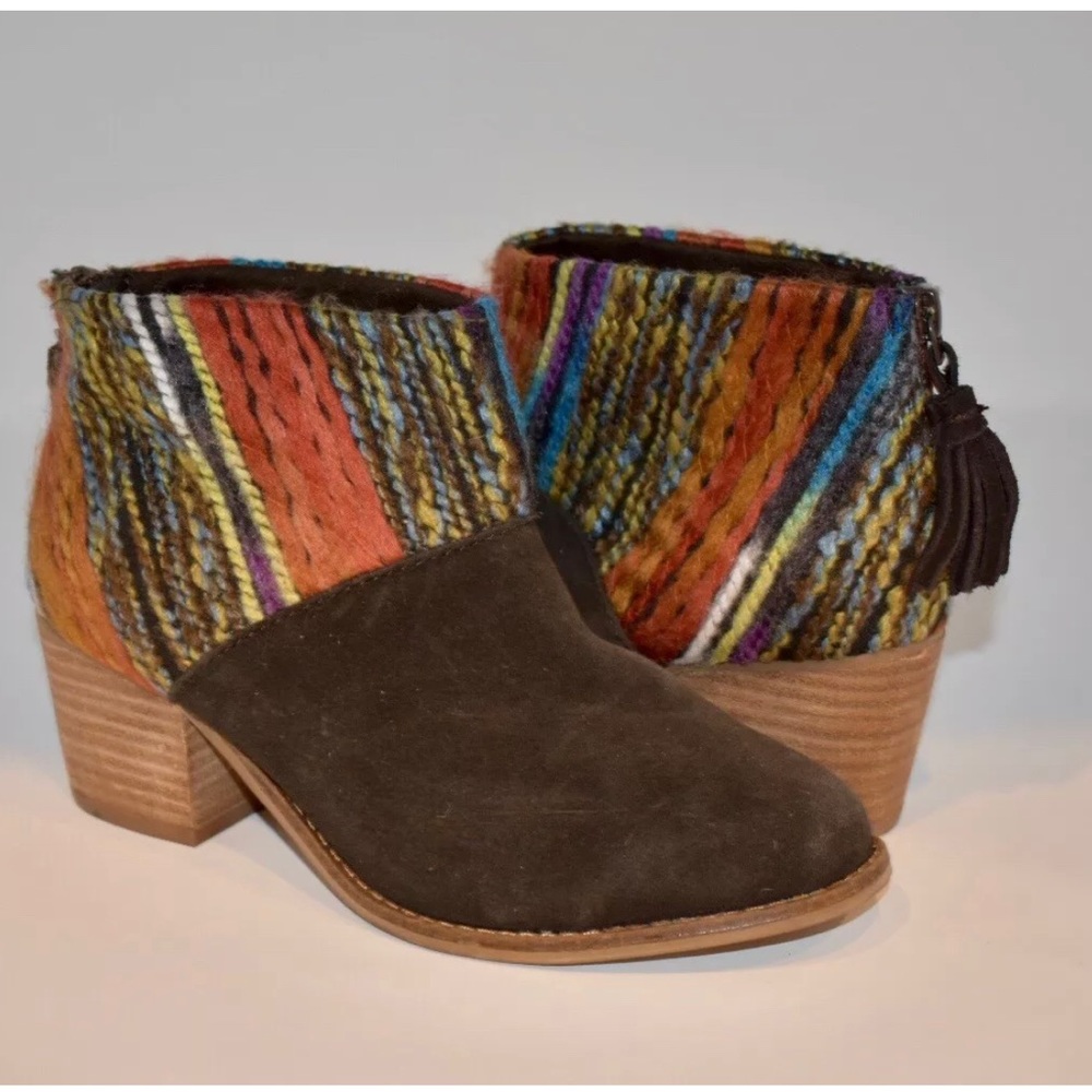 Toms Women's Brown Suede with Wool Tribal Design ankle boots New Shoe Size 5